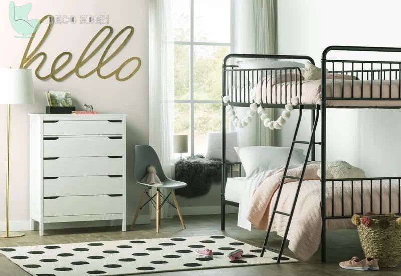 Idea de dormitorio con litera de metal