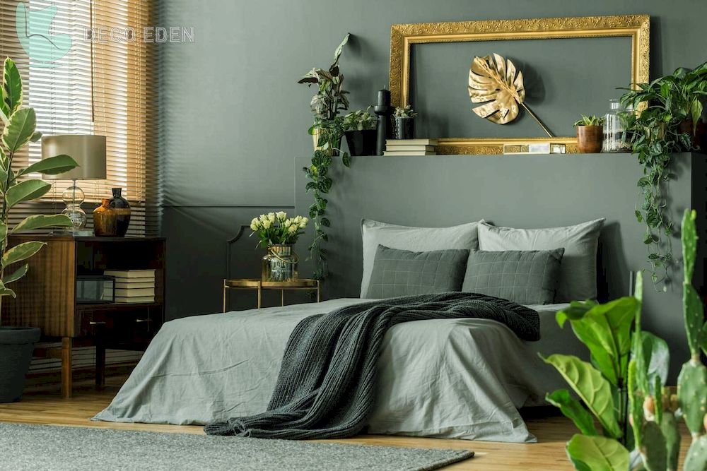 Detalles del dormitorio gris y dorado