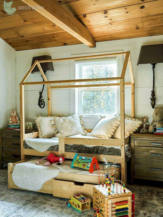 Dormitorio infantil con muebles de madera.