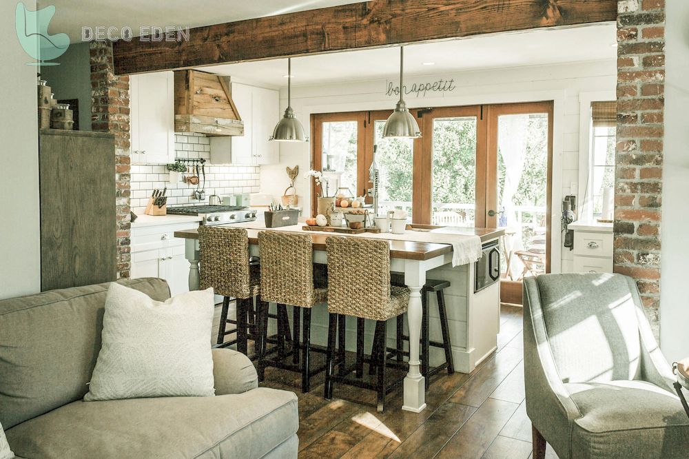 Cocina con decoración de madera y mimbre